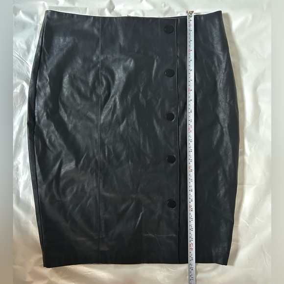 EVER new Melbourne faux leather Black Solid Knee Length Pencil Skirt - Picture 7 of 11